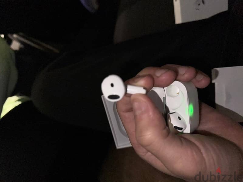 Apple AirPods 4 1