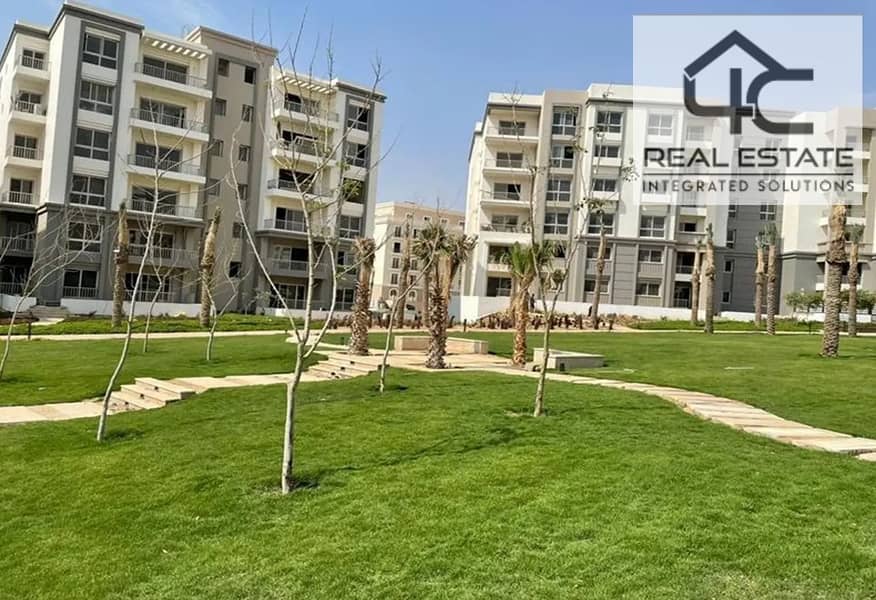 Apartment corner with garden Finishing 75% ready to move 200 m 3 bedrooms with down payment and installments for sale at Hyde Park 0