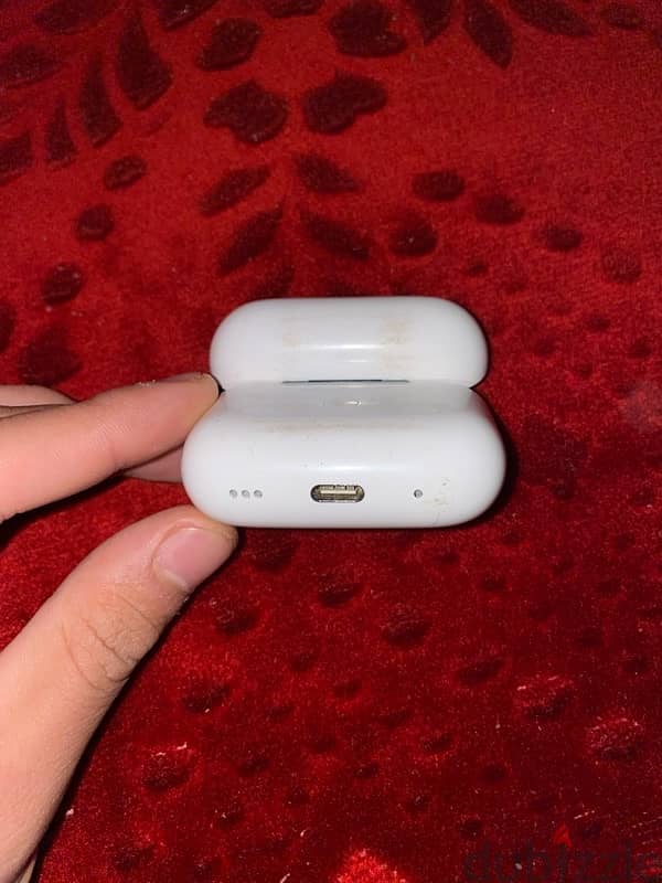 ‏⁨AirPods Pro 4