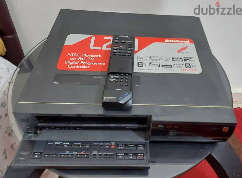 جهاز فيديو VHS كلاسيكي من National، موديل NV-L250 و جهاز ترجيع شرائط 1