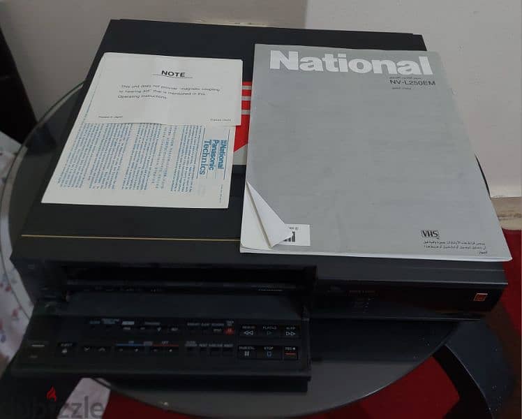 جهاز فيديو VHS كلاسيكي من National، موديل NV-L250 و جهاز ترجيع شرائط 2