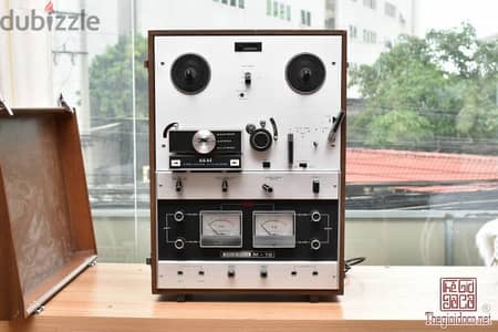 AKAI M-10 reel to reel stereo recorder