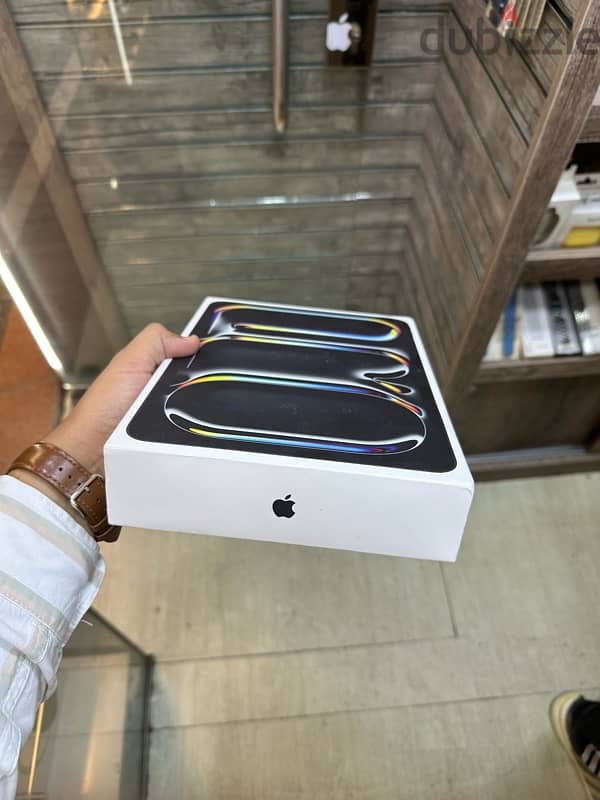 iPad Pro M4 13inch ايباد برو ام ٤ جديد متبرشم 1