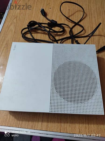 Xbox One S 4