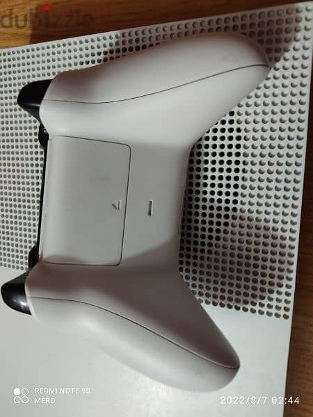 Xbox One S 6