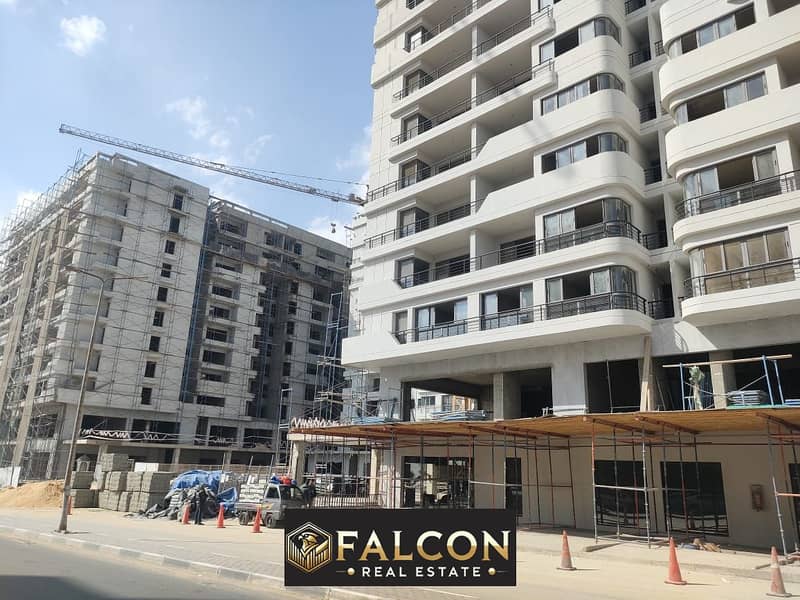 For sale, a shop with immediate delivery, directly on the facade, in Nasr City, directly next to City Stars Mall, with convenient installments 0