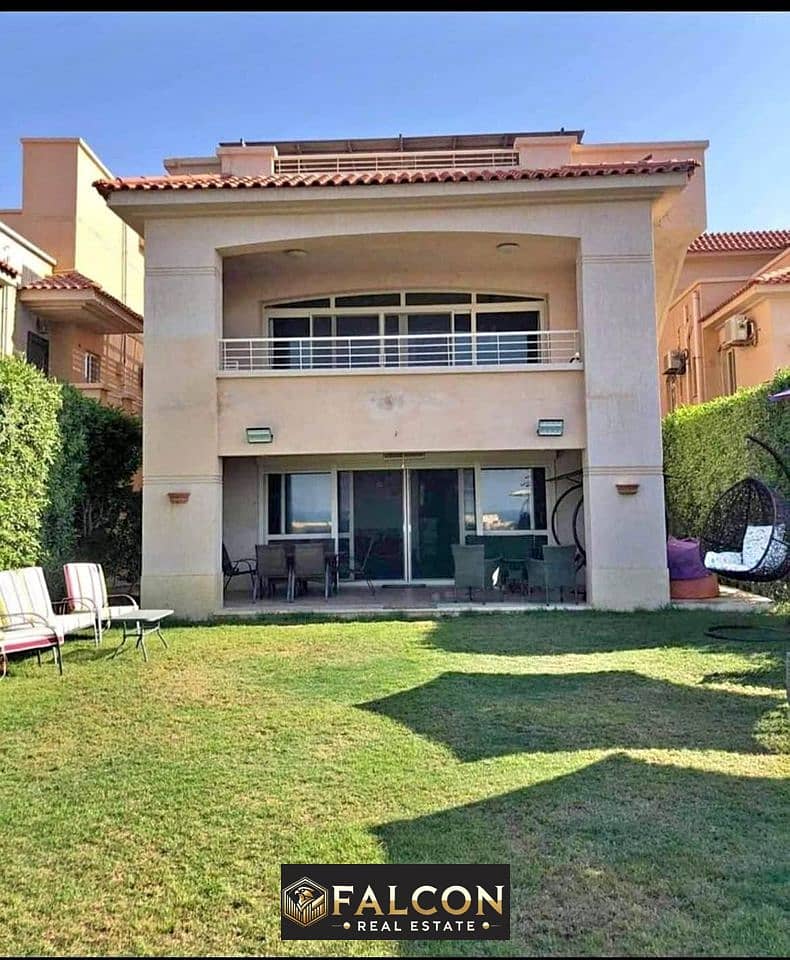 Chalet for sale 140 sqm directly on the sea in installments over 5 years ready to move ultra super lux finished in La Vista Gardens 0