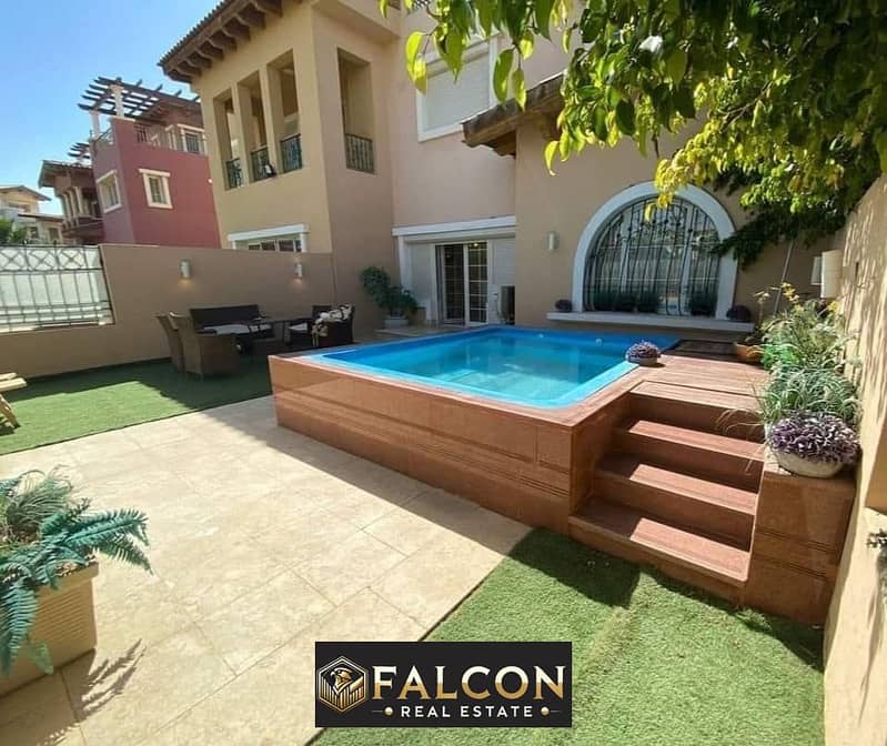 فيلا  298 م  للبيع  استلام  فوري  بالتقسيط  علي  5 سنوات  في  لافيستا  الشروق  patio casa 0