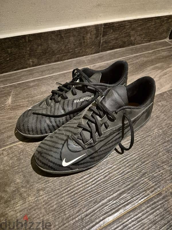 Nike Phantom GX turf football shoes 0