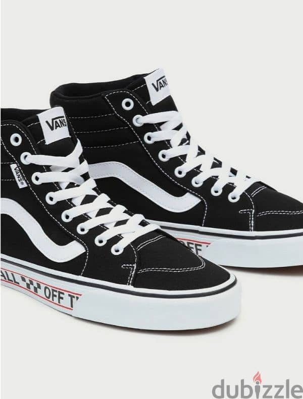 بالكارتونة سكيتشر او فانز مقاس ٤٤ Skecher or Vans new in box size 44 i 13