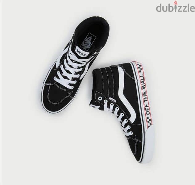 بالكارتونة سكيتشر او فانز مقاس ٤٤ Skecher or Vans new in box size 44 i 14