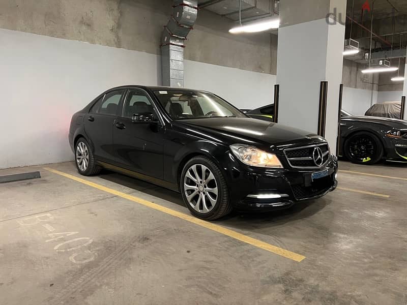 Mercedes-Benz C180 2013 0