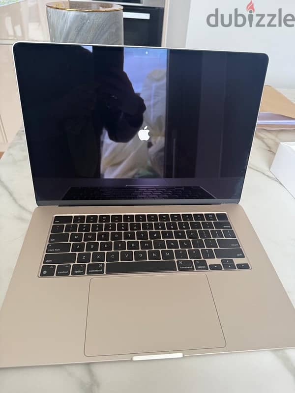 MacBook Air m2 15 inch 256 GB starlight 0