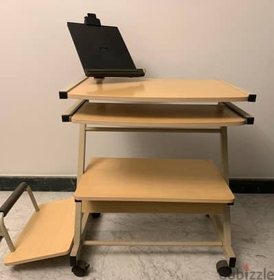 computer table/desk