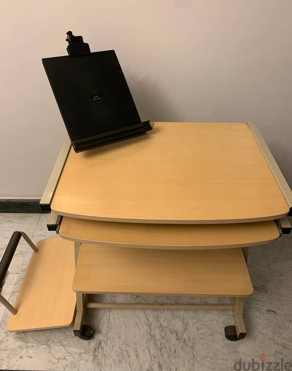 computer table/desk 1