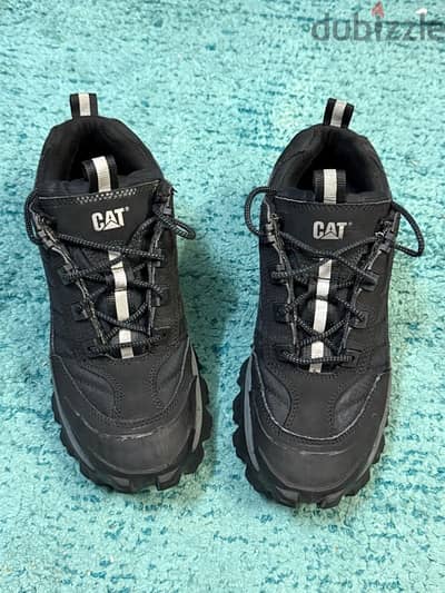 جزمه كات اصلي مقاس ٤٣ cat shoes