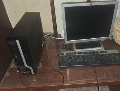 4 كيسة acer مع i3-3420 مع 4 شاشات hp من نوع L1710