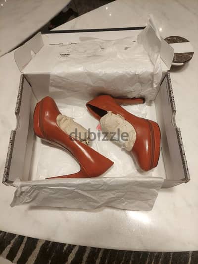 Charles & Keith Red High Heels | حذاء كعب عالي احمر من تشارلز آند كيث