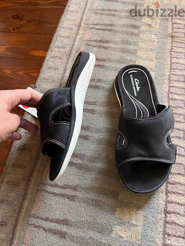 Clarks  slipper brand new 0