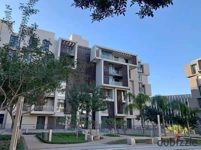 Apartment for sale in Sodic East Compound, fully finished, with a very distinctive view, minutes from the American University (AUC).