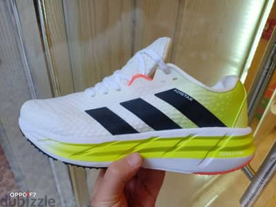 Adidas adistar/ كوتشي رجالي مقاس 43/44