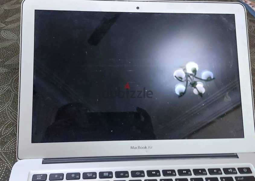 Macbook Air للبيع 1