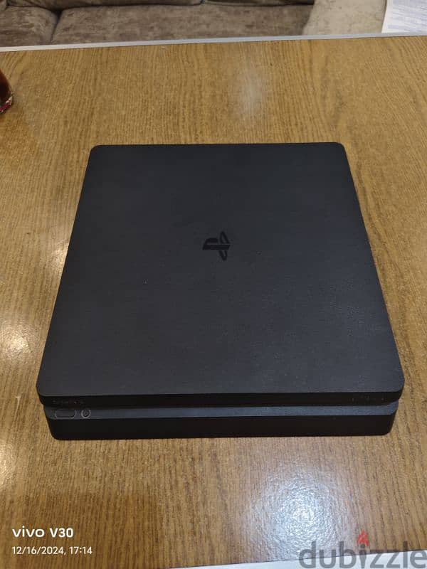 playstation 4 slim 1TB 1