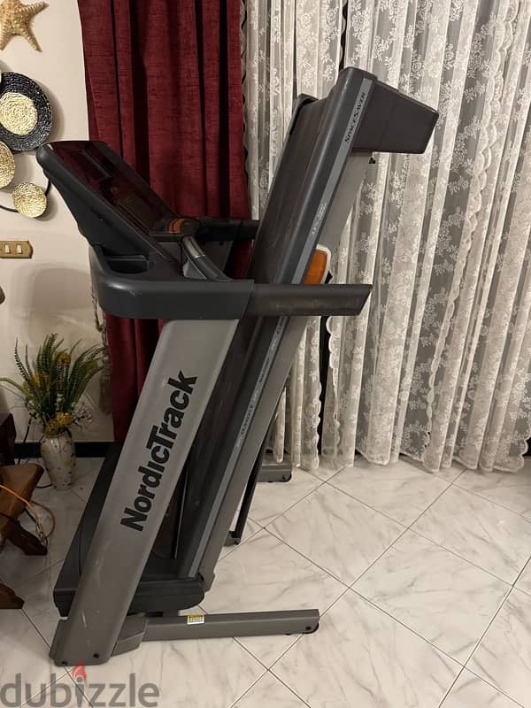 NordicTrack C3000 Folding Treadmill 3