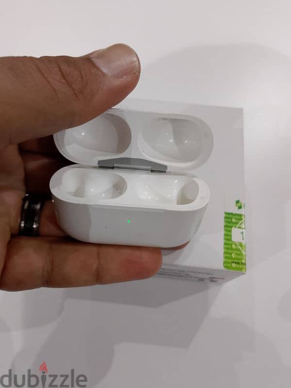 Air Pods Pro بدون السماعات 4