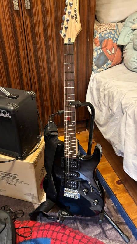 Electrical Yamaha guitar 3