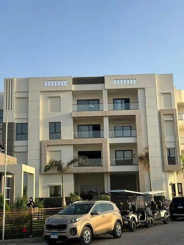 Apartment for sale, fully finished, with kitchen and air conditioners, in Sheraton, directly next to Almaza City Center and minutes from Cairo 0