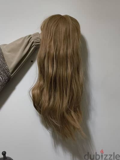 Blond wig