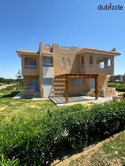 Independent villa with sea view, immediate delivery, in installments, for sale in the North Coast, Green Leaves Village