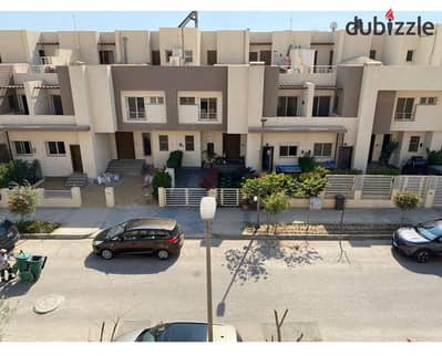 fully finshed town house ready to move for sale in  grand heights october near maountain view and el sheikh zayed