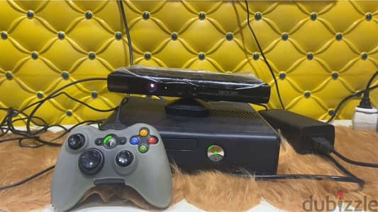 جهاز اكس بوكس 360 Xbox360 بحاله ممتازه مع 35 لعبه وكاميرا