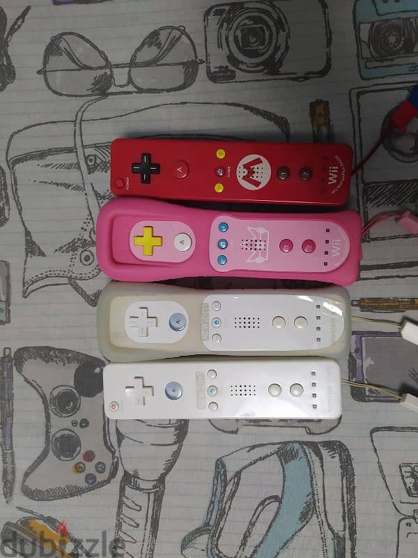 Wii Nintendo U +GAME +4 CONTROLLERS 4