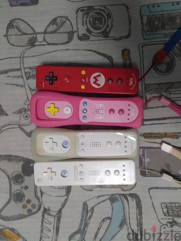 Wii Nintendo U +GAME +4 CONTROLLERS 7