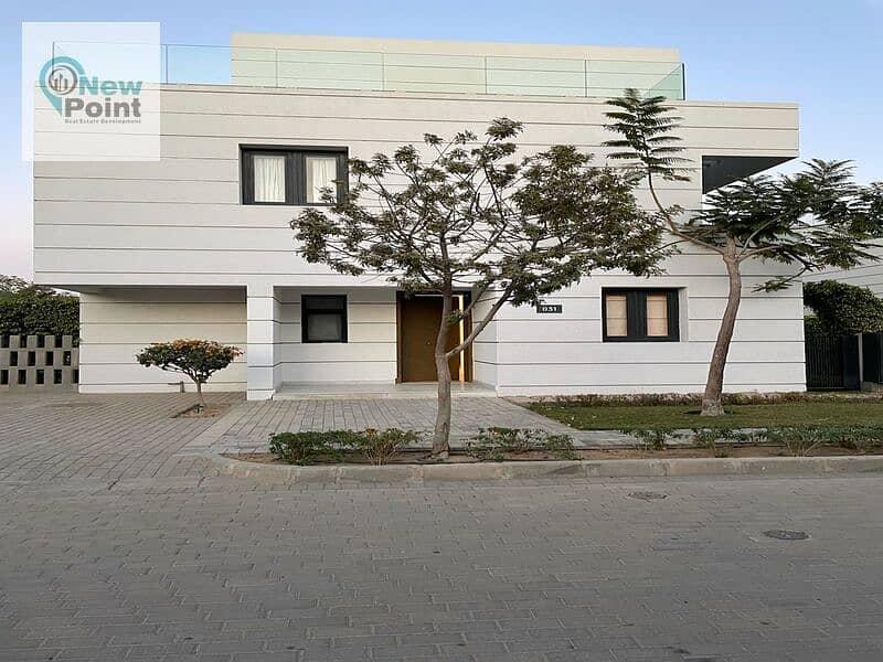 On the Cairo-Ismailia Road, receive immediately a fully finished 340-square-meter standalone villa in Shorouk City 0