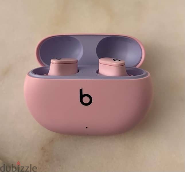 Beats Studio earbuds 0