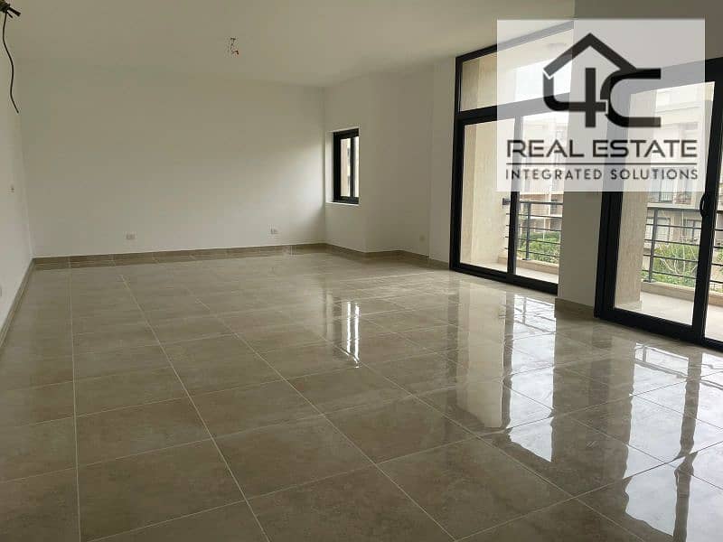 Ready to move largest apartment in compound 215 m with garden Fully finished with Ac/s for Sale in Fifth Square with down payment and installmentscccc 0