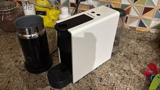 Nespresso - Essenza Mini creamy