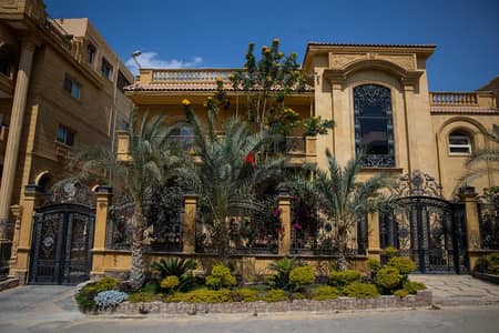 villa for sale 1150m +1000m/L+ 400m garden NEW CAIRO( Narcissus 1) open View