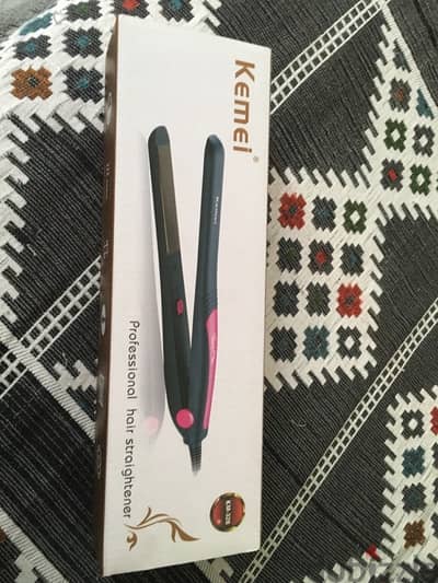 Kemei hair straightener