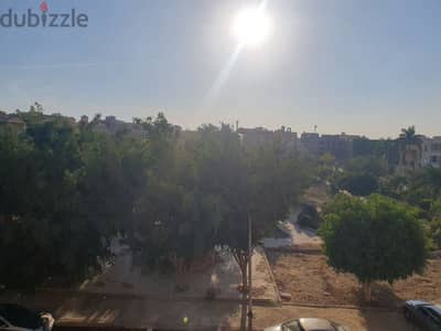 شقة دور بالنرجس فيلات