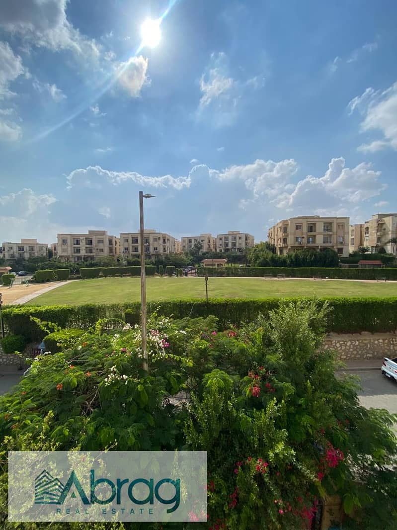 For rent, a corner townhouse, 305 m, with a kitchen, Hadayek El Mohandesin Compound, Sheikh Zayed 0