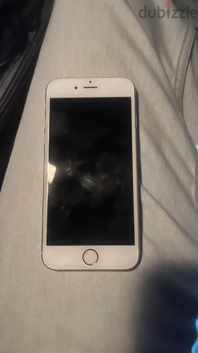 لسه مغيرله بطاريه السعر ممكن ينزل ل 1700  iphone 6s