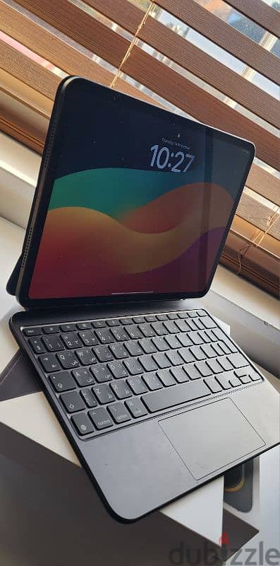 IPad pro 11 inch (M4) 256 with Magic keyboard and pencile pro 4