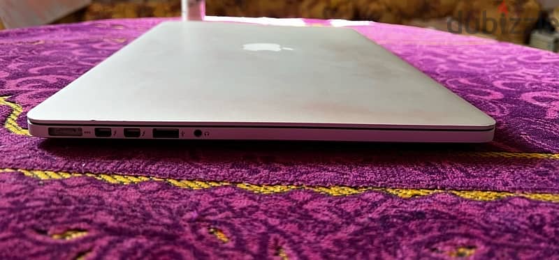 macbook pro 2015 15 inch like new 1