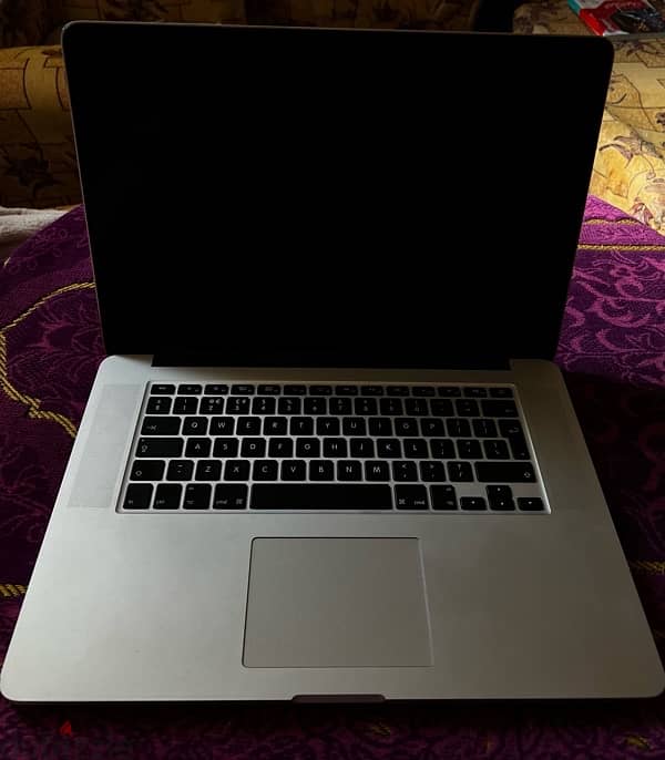 macbook pro 2015 15 inch like new 3