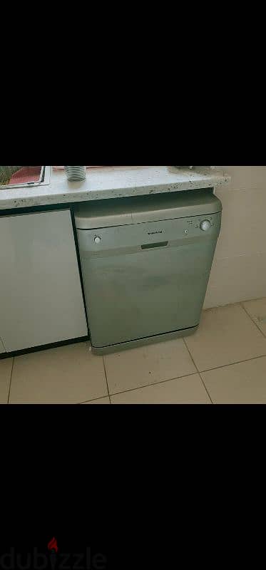 Turkey white point dishwasher 14 person excellent condition غسالةاطباق 4